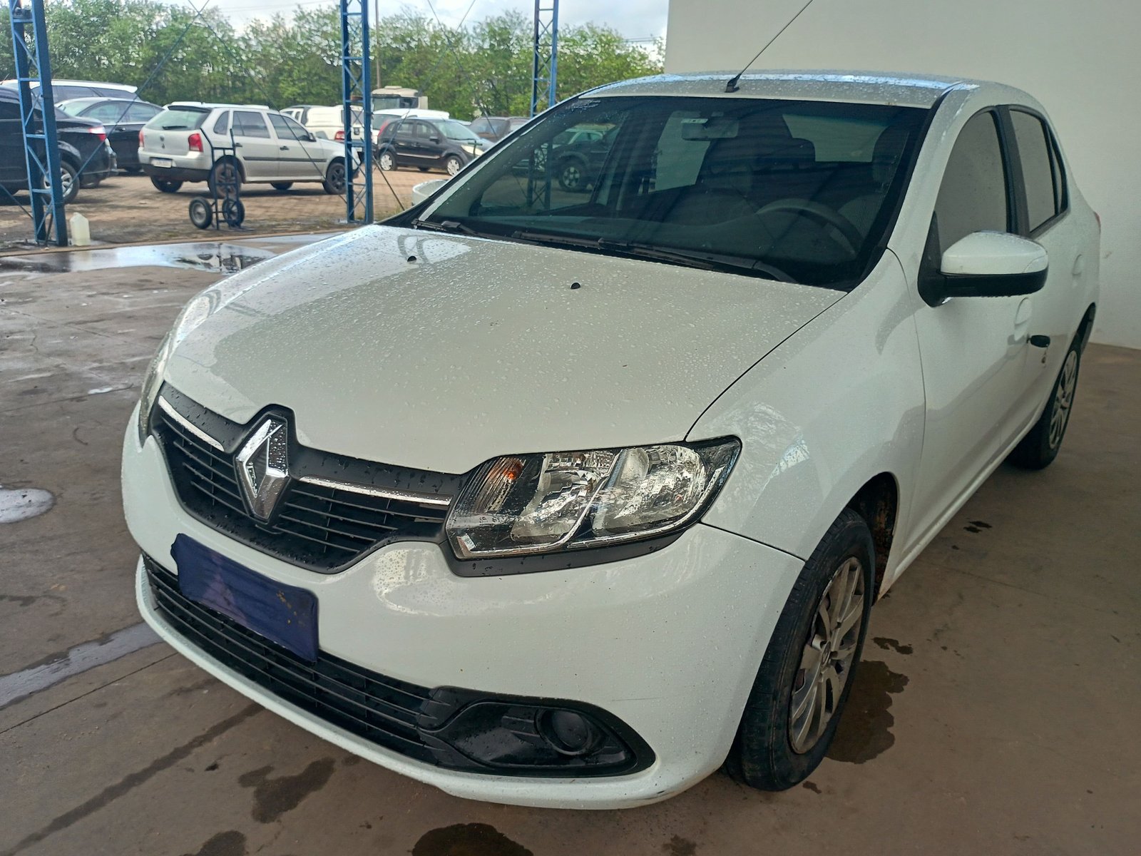 Renault Logan Expression 1.6 2015/2016 – Funcionando