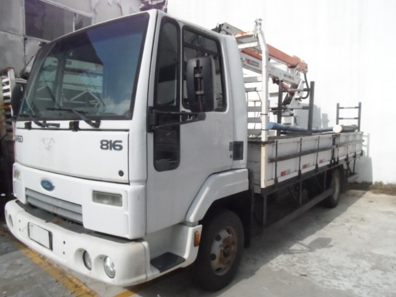 FORD – CAMINHÃO CARGO 816 S COM CESTO AÉREO | 2013/2013 | DIESEL | BRANCA – FUNCIONANDO